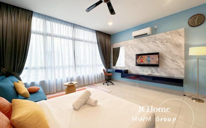 Sunset View Couple Room Hotel style | Twin Tower