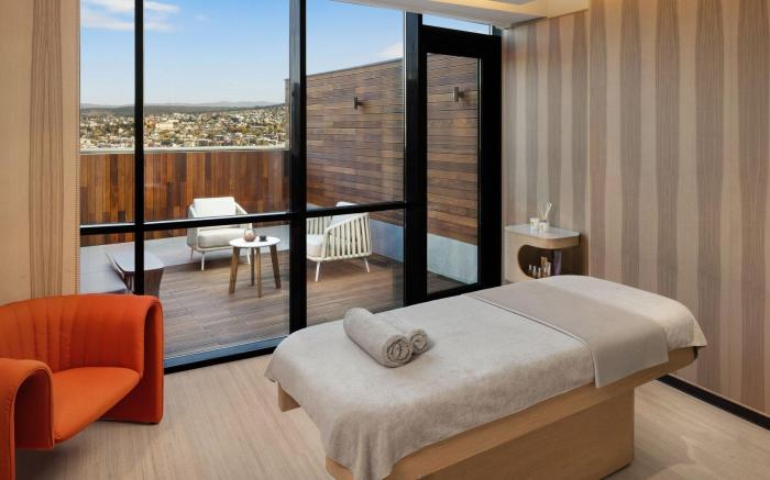 Paragraph Freedom Square, a Luxury Collection Hotel, Tbilisi