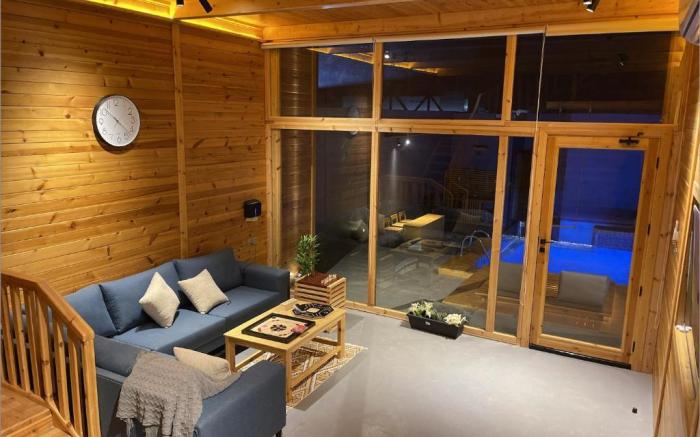 lakes cottage 102
