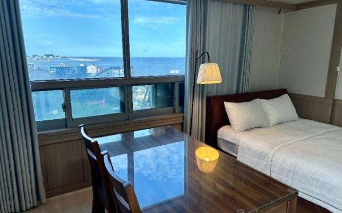Sokcho BeachFront Resortel (2)