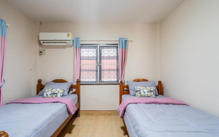 Bangsaphan Paradise Brown House