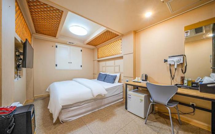 Gyeongju Rose Hotel Hwangni Dan-gil Branch