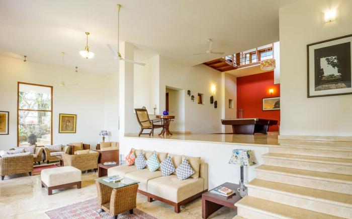 Stunning Hilltop 3BR Villa w Pool and River View