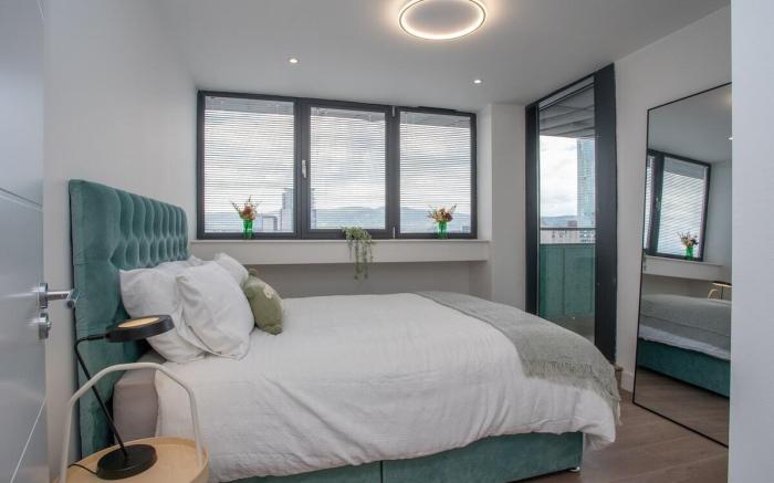 3 BDR City Centre Penthouse by Belfast City Breaks