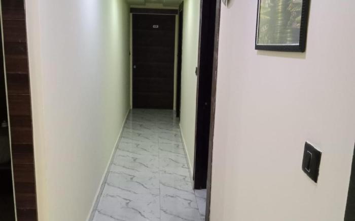 Hotel West Inn Park - Chandlodiya, SG Highway