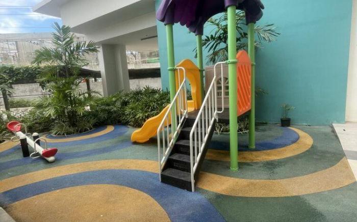 Lux 1BDM Exec Condo w Balcony, Mesavirre Bacolod