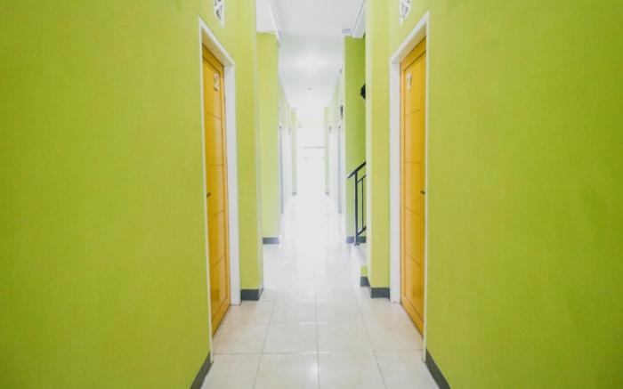 RedDoorz near Politeknik Manado