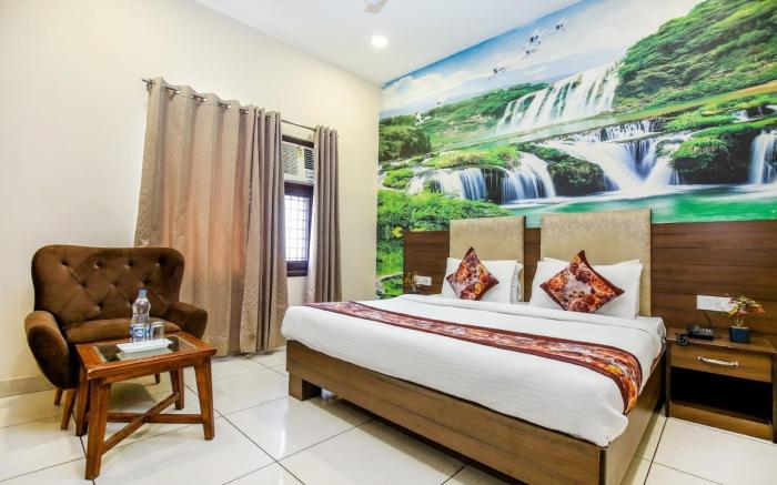 Goroomgo Karan Residency Amritsar