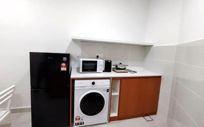 Maxhome Premium Sea View Studio@The Shore KK C9N