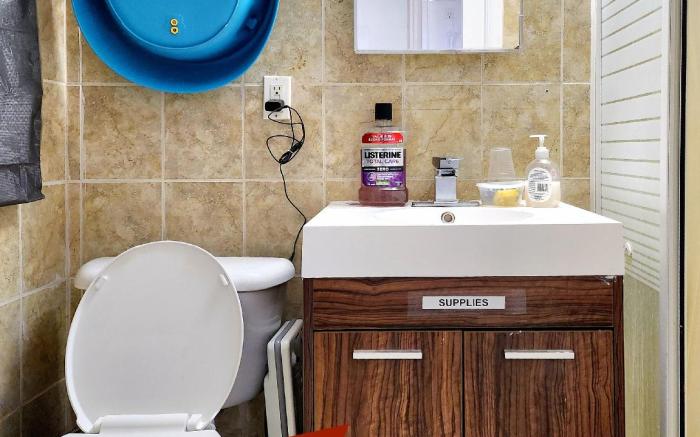 Quadruple room with Netflix,amenities & passcodes