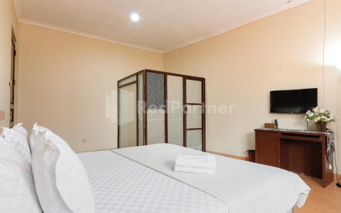 SR Residence near Mall Ciputra Cibubur Mitra RedDoorz