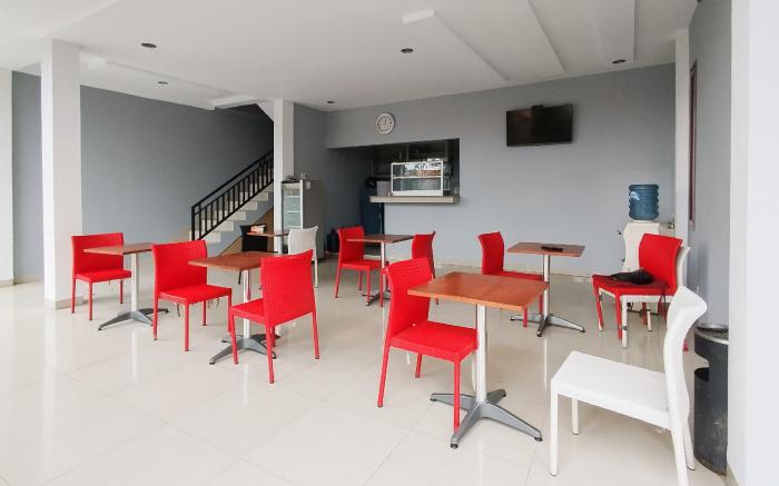 RedDoorz Syariah near Lotte Grosir Medan