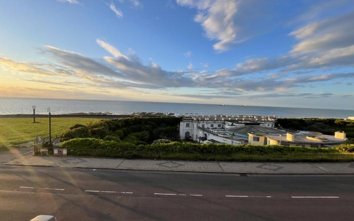 Fort Crescent Sea View Apartment