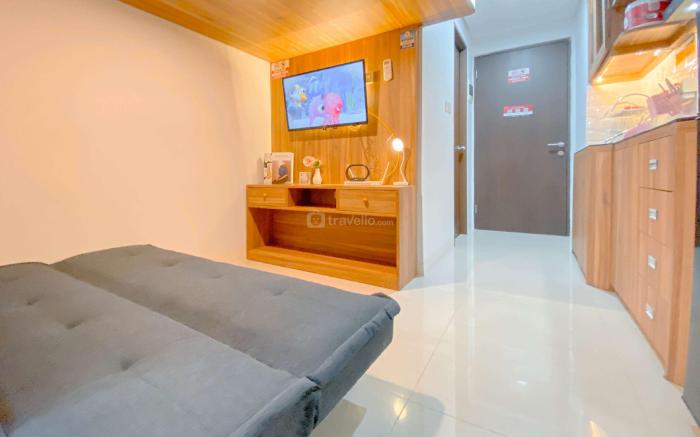 Studio @ Transpark Juanda Bekasi Timur By Travelio