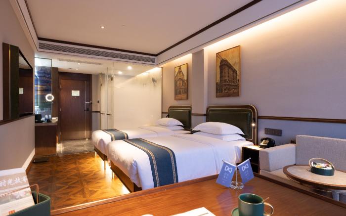 Nostalgia S Hotel (Shanghai Railway Station and Suzhou Creek)