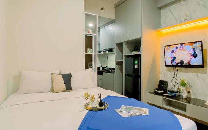 Cozy Studio Apt at Transpark Cibubur By Travelio