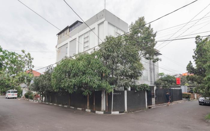 RedDoorz near Trans Studio Mall Bongo Residence