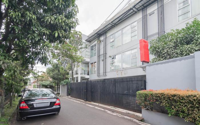 RedDoorz near Trans Studio Mall Bongo Residence