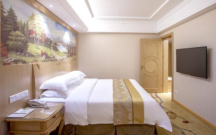 Vienna Hotel Chengdu Dafeng Metro Station