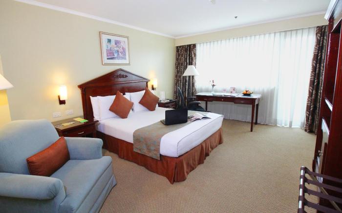 Oxford Suites Makati