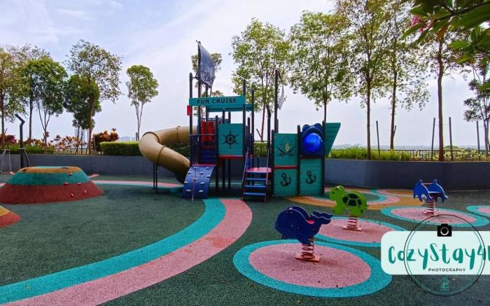 Puchong Skylake Lake-view Condo 3-6pax 