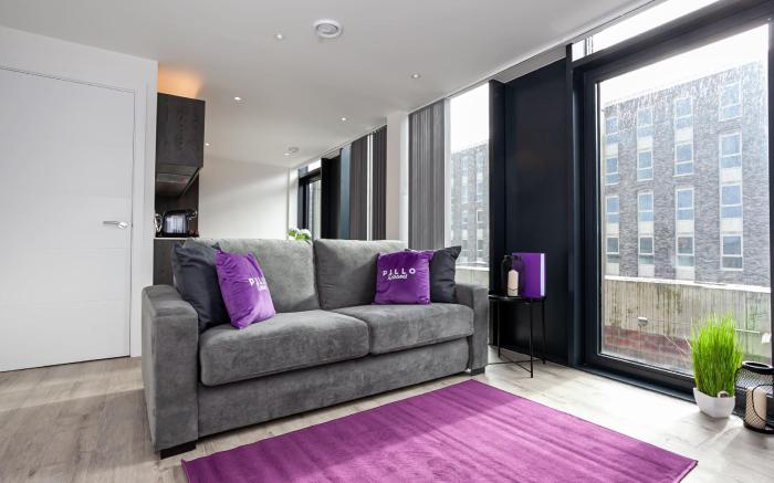 Spacious Two Bedroom Penthouse in MCR City Centre