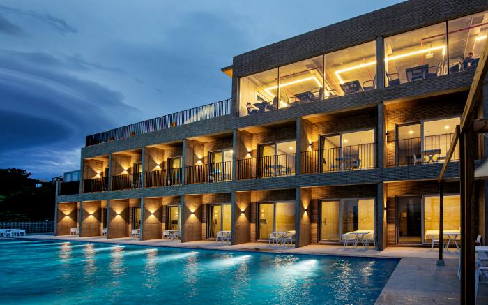 Jeju Nueve Poolvilla & Resort