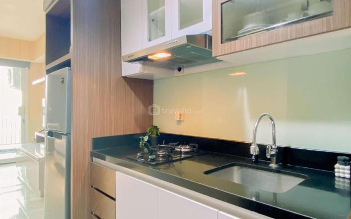 Homey and Comfy Studio H Residence Apt By Travelio