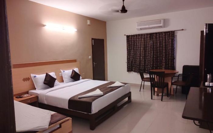 HOTEL RAAJNEST