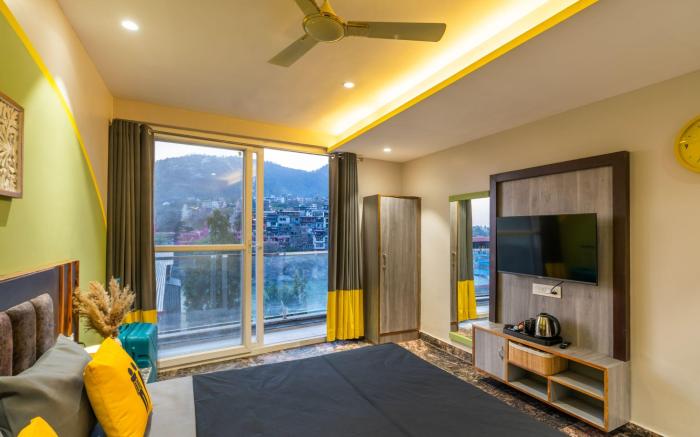 The Hosteller Rishikesh, Ganges