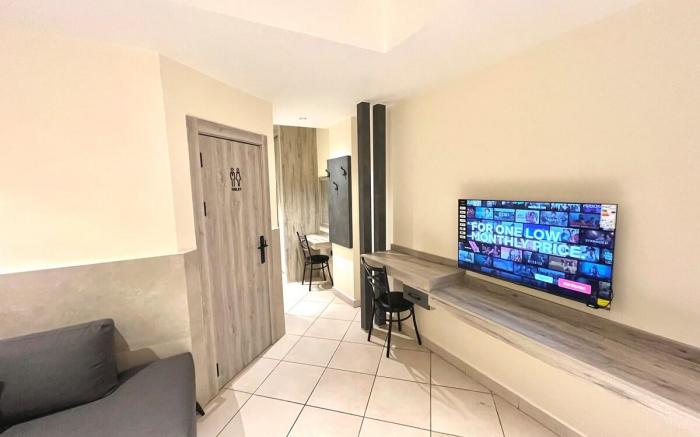 Modern, Central Apartment!