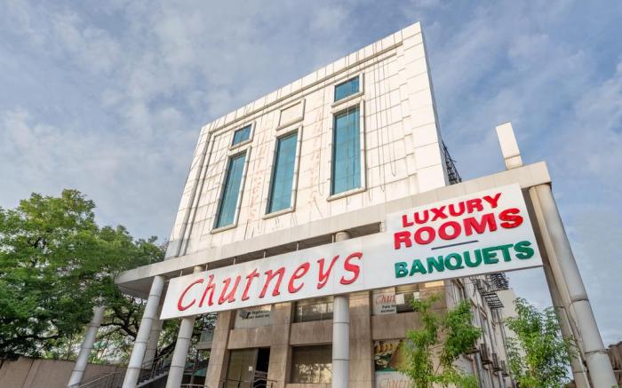 HOTEL CHUTNEYS