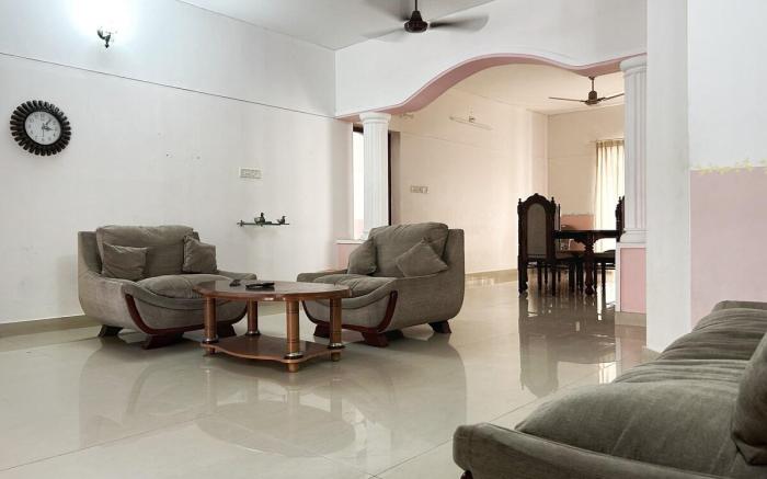 La Casa Luxury Villa at City Centre, 5 kms Airport