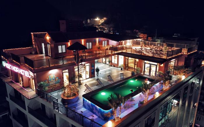 Viet Hoa Hotel & Residence Cat Ba- Rooftop Pool 