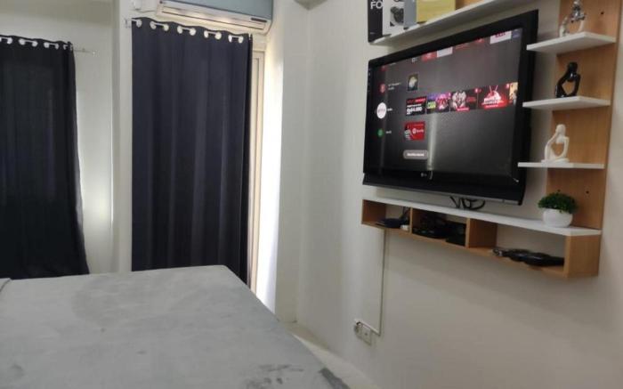 Ballroom Golden City Apartemen Pavilion Netflix