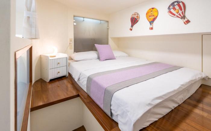 SR Apartment with Lift near Ximen MRT, Ximen District, Independent Bathroom