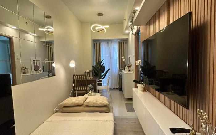 “The 3rd” Staycation near MOA, Airport, free WIFI