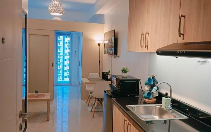 Condotel  1BR w/ Balcony SM Light Residences #LT04