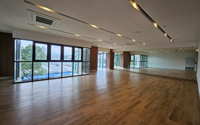 Homey 2R2B @ TRION 2 BY DION VENTURES