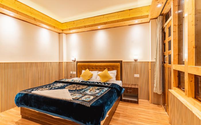The Golden Retreat Hotel