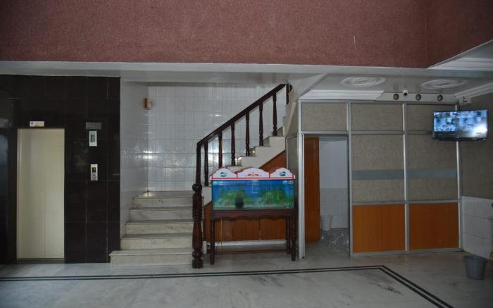 Arihanth deluxe lodge
