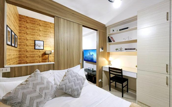 Condotel 1BR Unit w/ Balcony FAME Residences #FM05