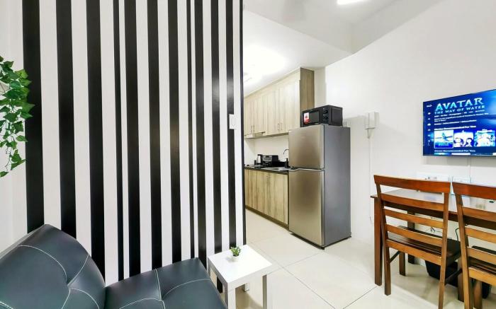 Condotel 1BR Unit w/ Balcony FAME Residences #FM06