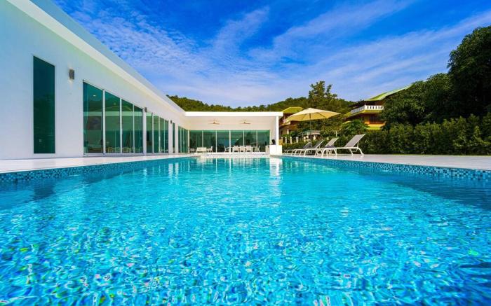 Luxury 4 Bed Pool Villa Palm Hills Golf Club (4A)