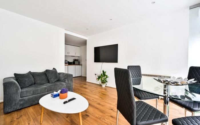 Stylish 2-Bed Apartment, sleeps 6 in Stratford E15