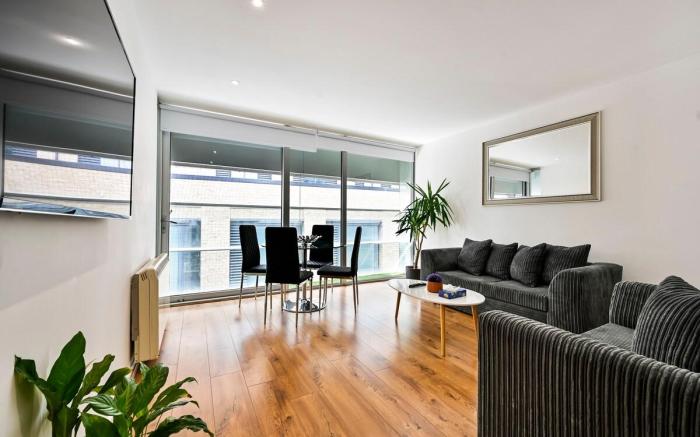 Stylish 2-Bed Apartment, sleeps 6 in Stratford E15