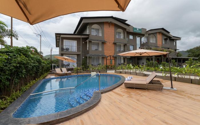 Stone Wood Hotel Amboli