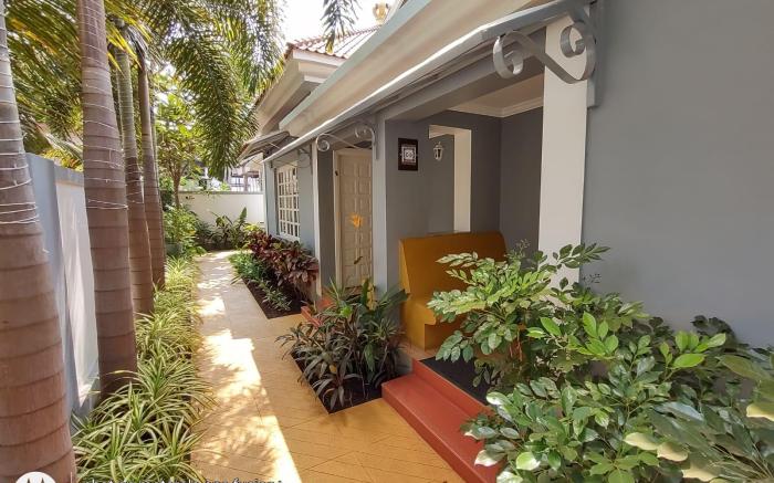 Crown Villa Vagator
