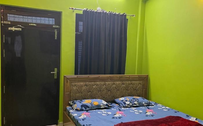Goroomgo Shree Raj Homestay Ayodhya