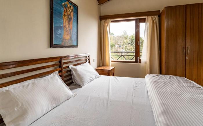 Waking Dream Cottage Bhimtal Lake View 3bhk by Roamhome